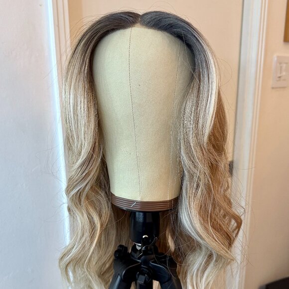 NWT (with modifications) Chelsey Smith Crowns Pauleen Carmel Latte Wig - Picture 3 of 13